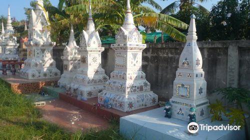 Wat Khao Lan Thom