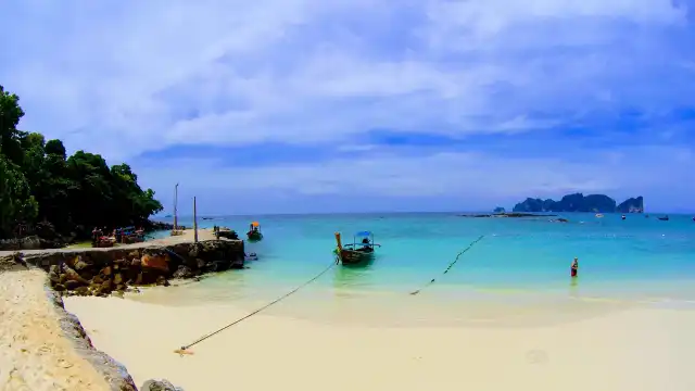 โรงแรมใกล้หาดยาว