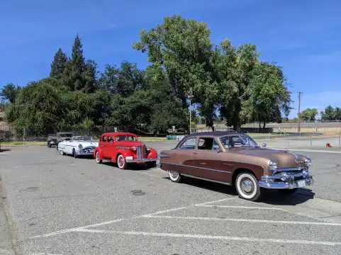 カリフォルニア・オートモバイル・ミュージアム周辺のホテル