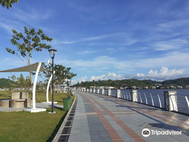 Taman Mahkota Jubli Emas