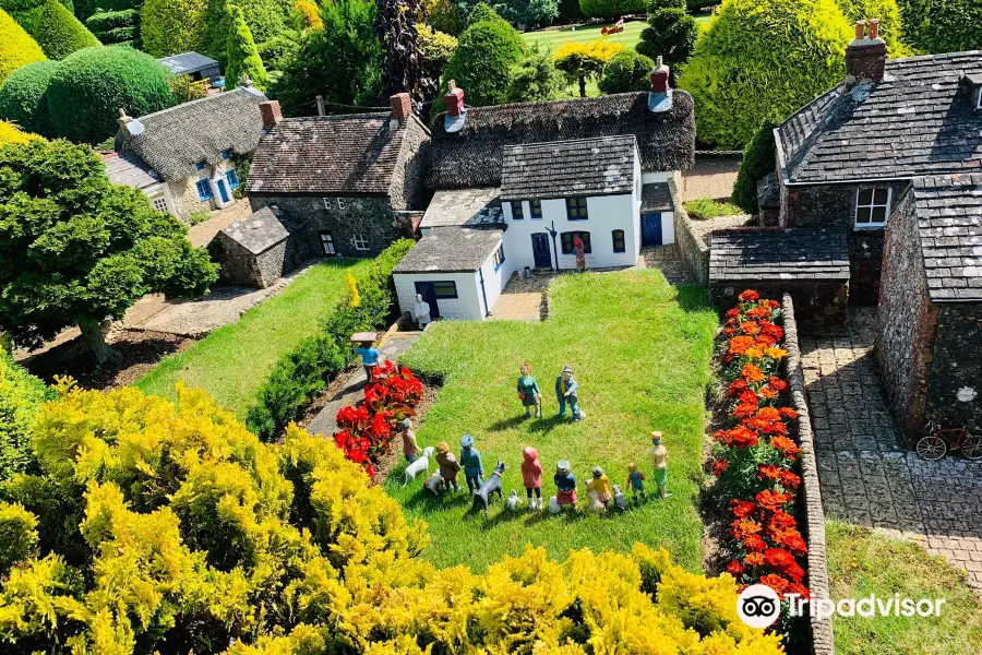 Model Village Godshill