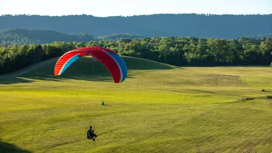 Lookout Mountain Flight Park- Hang Gliding and Paragliding Training Center