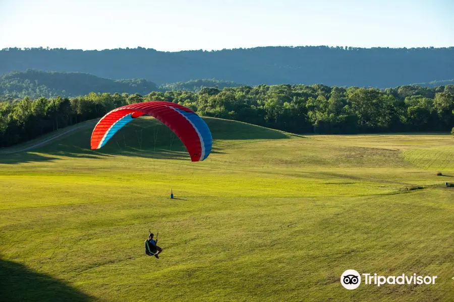 Lookout Mountain Flight Park- Hang Gliding and Paragliding Training Center