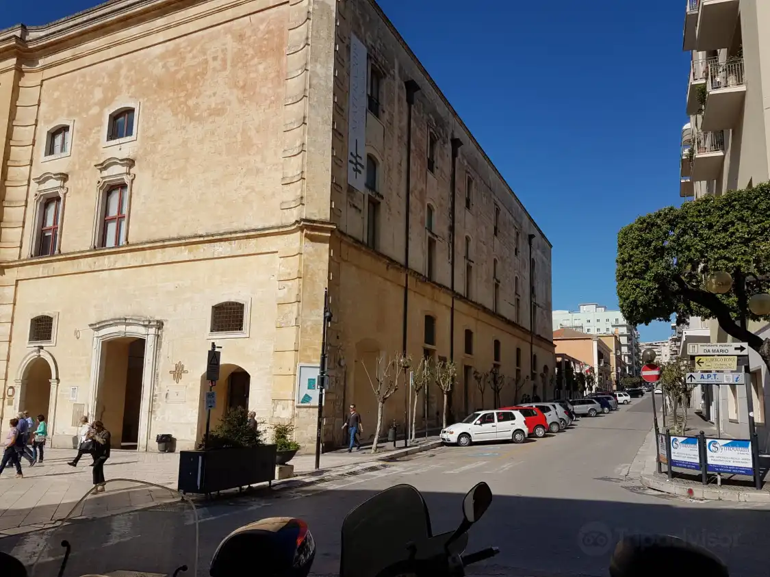 Hotel in zona Biblioteca Provinciale "T. Stigliani"