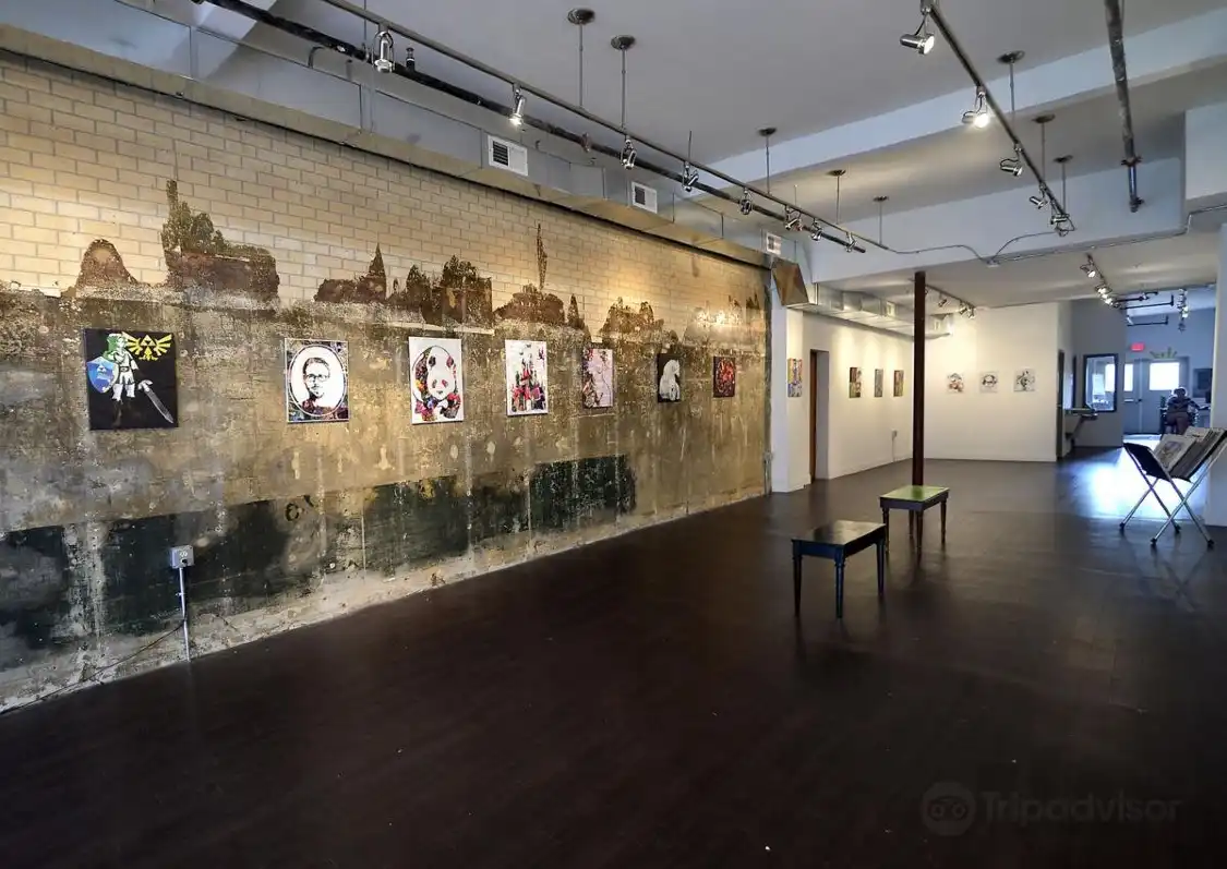 Hotels near Engine Room Art Space