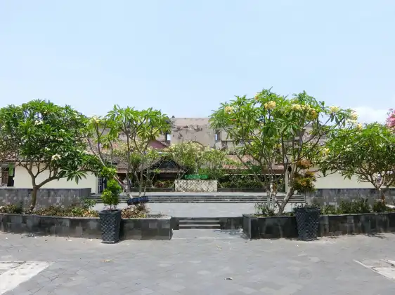 Hotels near Ngasem Traditional Market