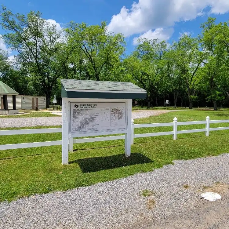 Hotels in Calhoun County