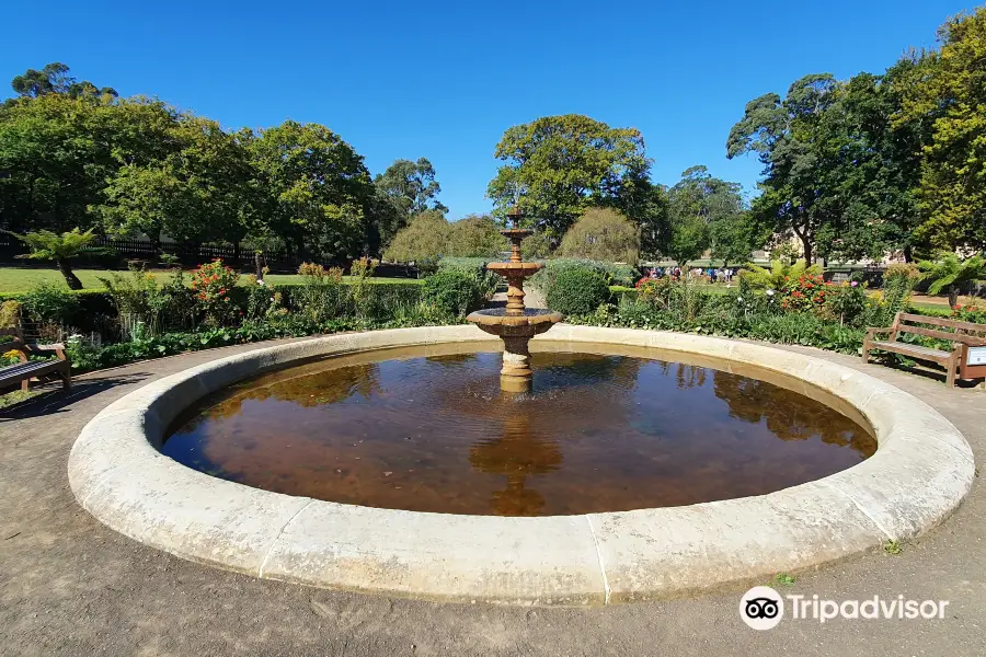 The Original Gardens Fountain