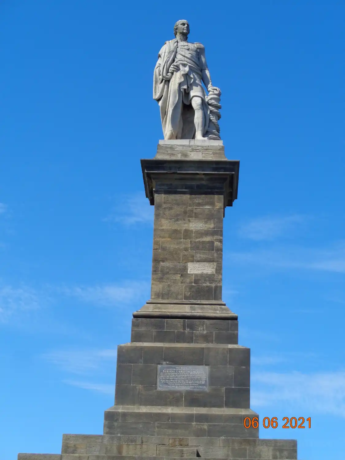 Hotels near Collingwood Monument