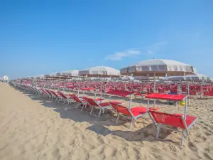 The Lido Delle Sirene - Beach Catholic