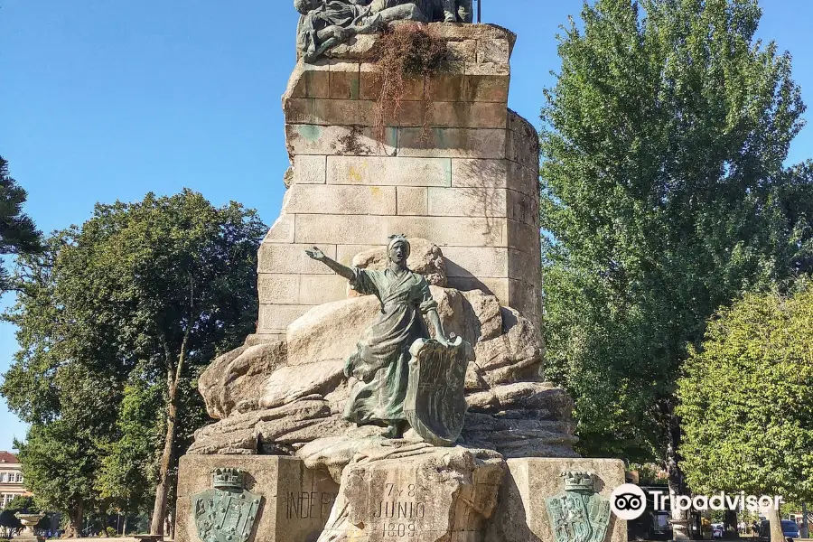 Monumento a los Heroes de Puente Sampayo