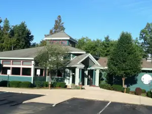 Oasis Hot Tub Gardens - Ann Arbor