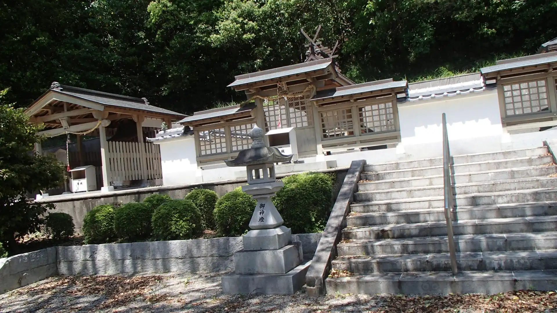 Hotels near Nakagoto Shrine