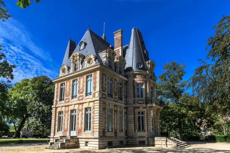 Các khách sạn gần Chateau de Conti