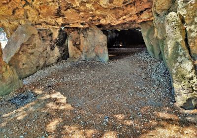 Dolmen de La Grotte-aux-Fees