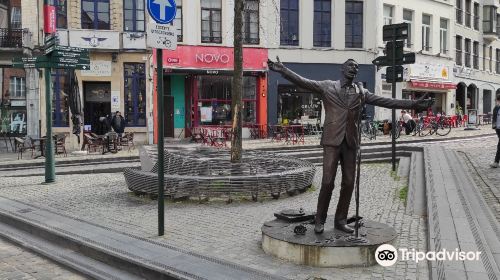 Jacques Brel Statue