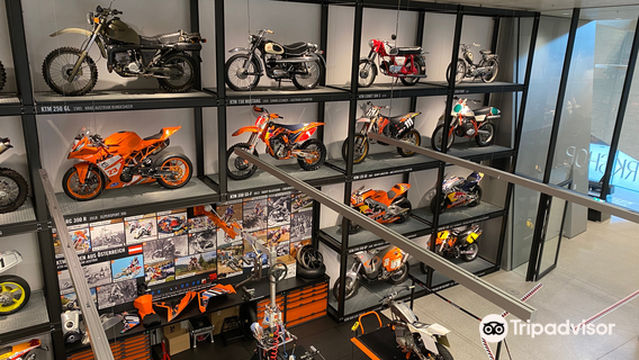 KTM Motohall