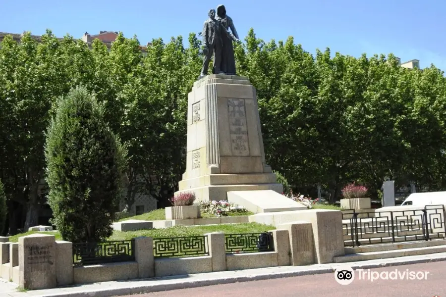 Le monument aux morts