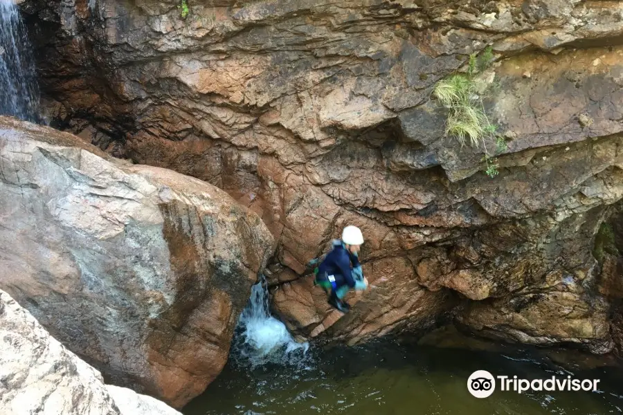 Canyon Baracci | Via Ferrata / Tyroliennes | Parc Aventure