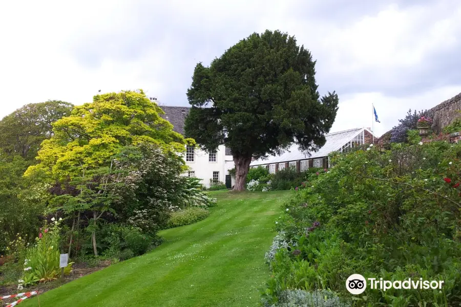 Inveresk Lodge Garden