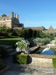 Bourton House Garden