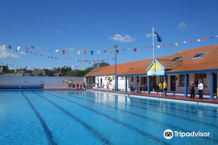Stonehaven Heated Open Air Swimming Pool