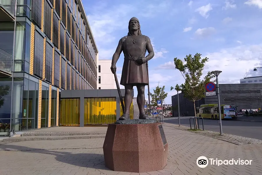 The Emigrant Monument - Leiv Eiriksson Statue