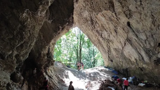 Istallosko Ancient Men's Cave