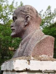 Lenin Statue