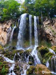 Falling Spring Falls