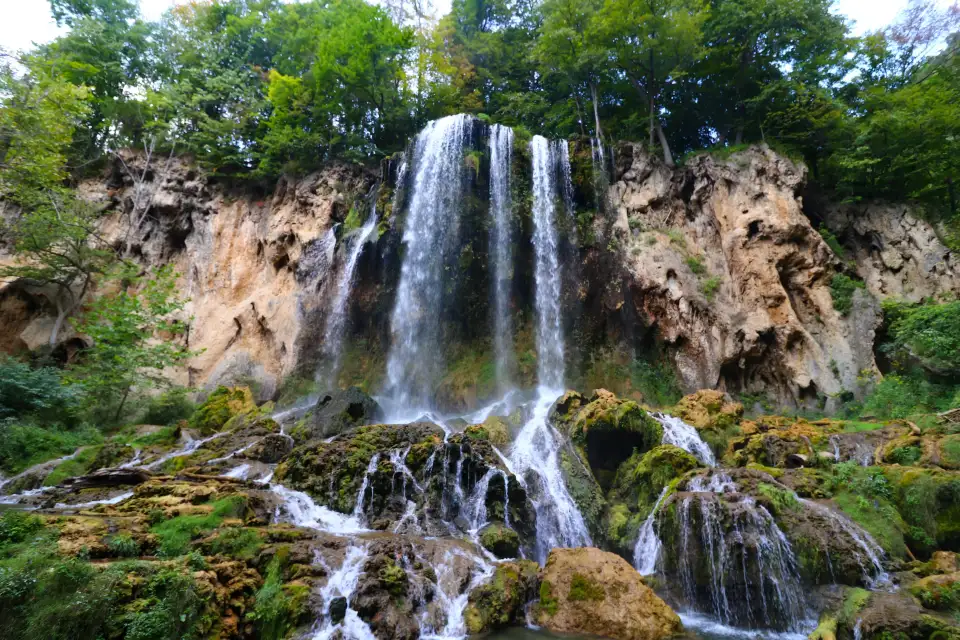 4_Falling Spring Falls