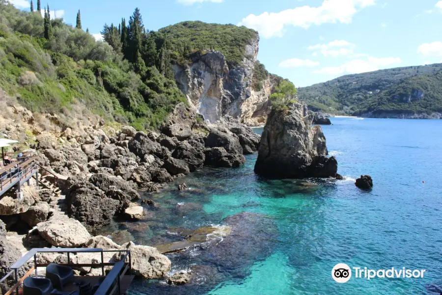 La Grotta Beach