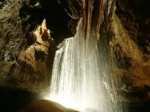 Tuckaleechee Caverns