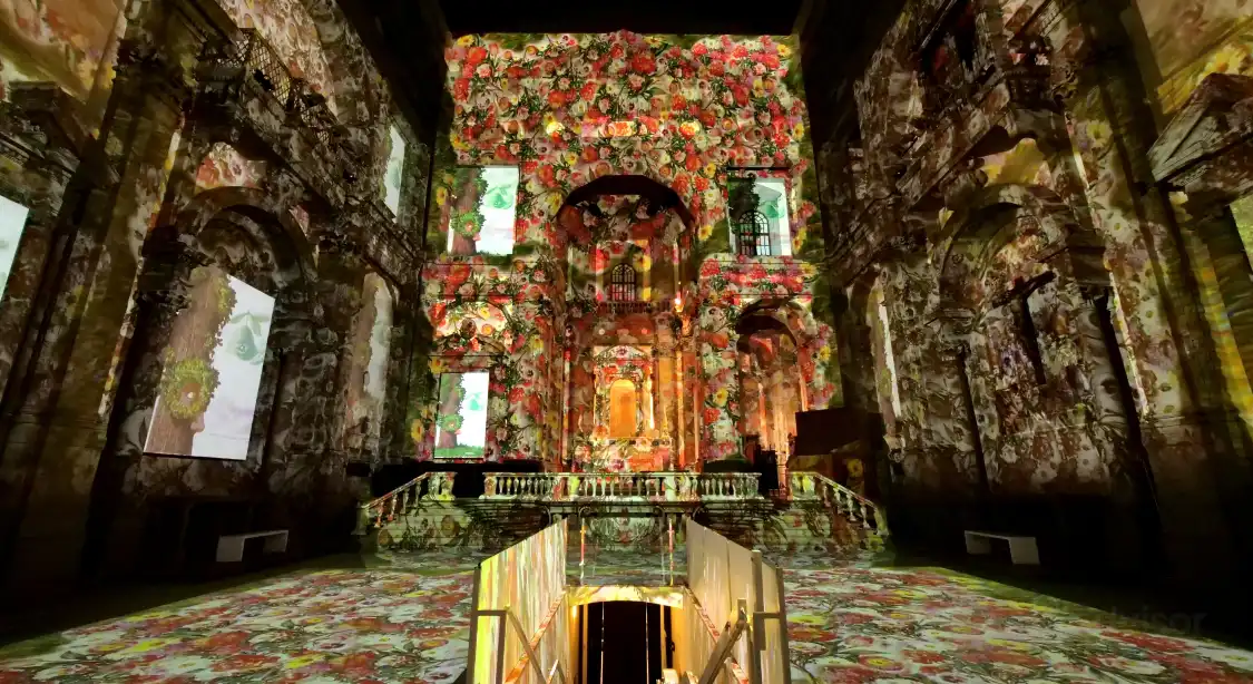 Hotels near Auditorium of Santo Stefano al Ponte - Cattedrale dell’Immagine