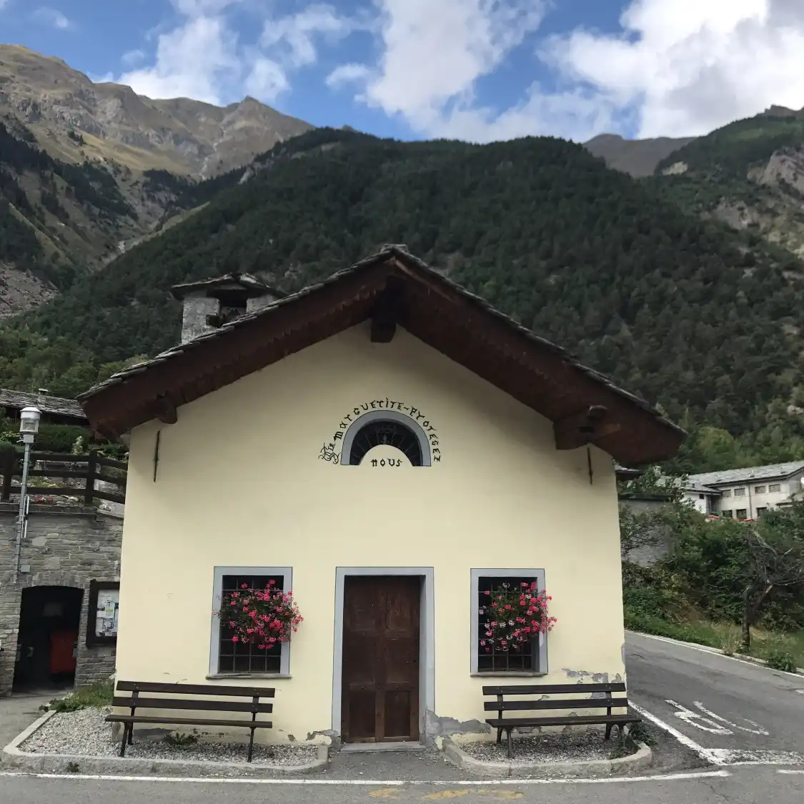 Hotels near Cappella del Dailley