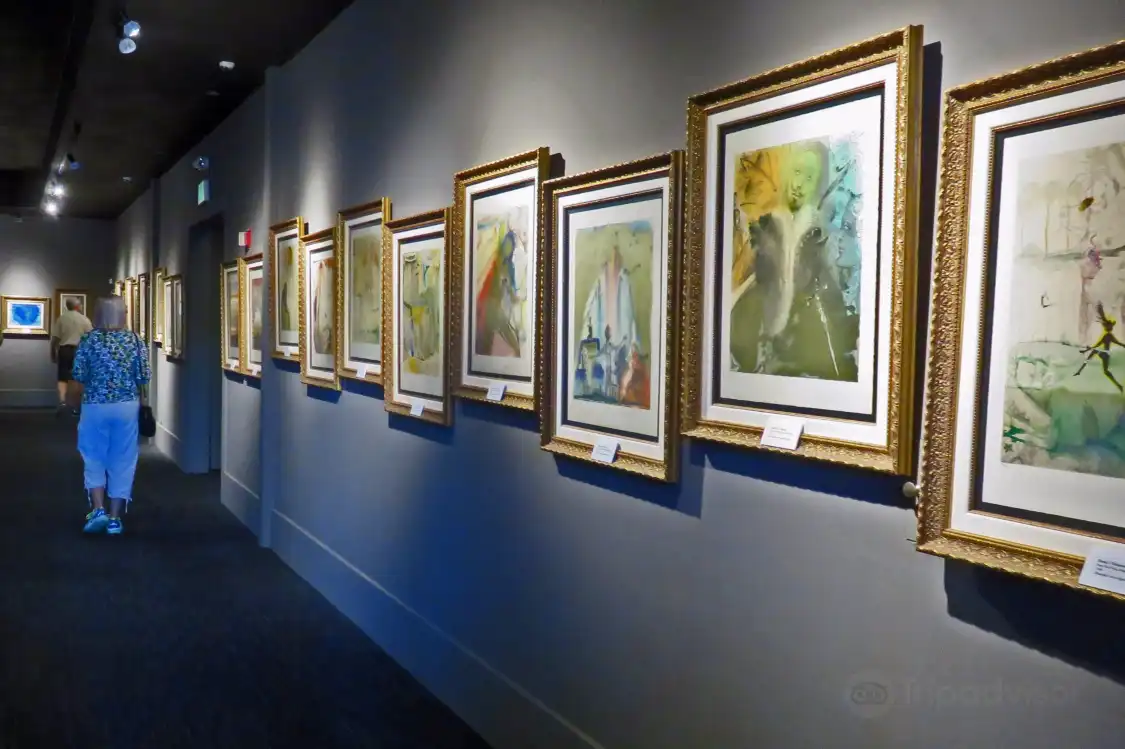Các khách sạn gần Dali17 Museum