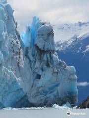 Puerto Bajo las Sombras - Hielo y Aventura