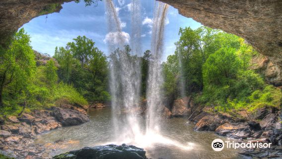 Noccalula Falls Park & Campground