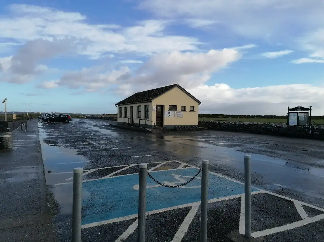Hotels near Traught Beach