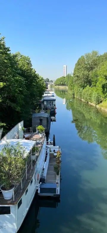 Hotels near LVMH Fragrance Brands