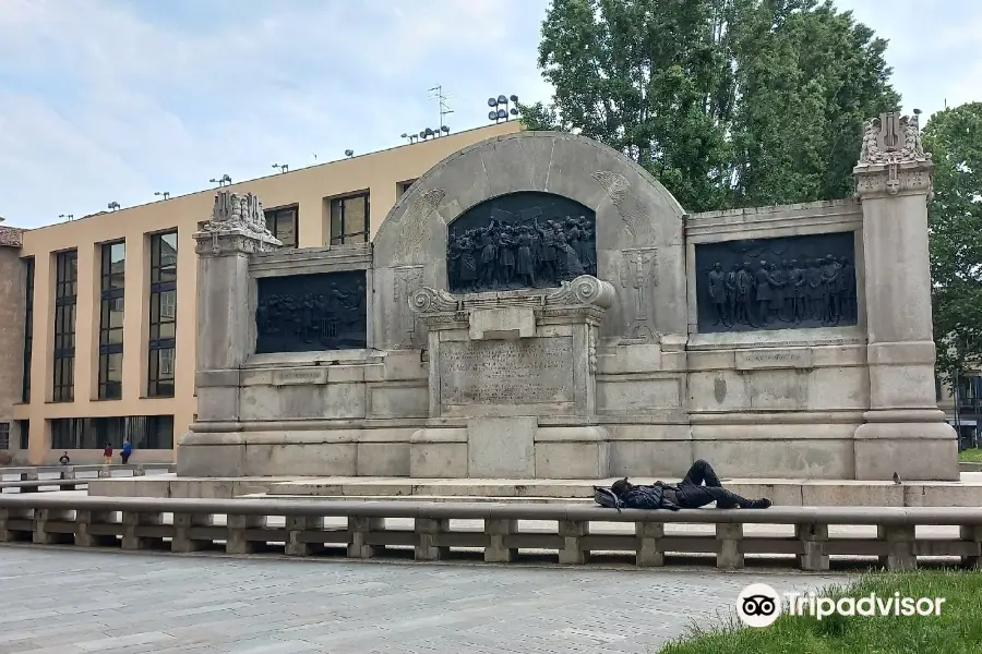 Ara del monumento a Giuseppe Verdi