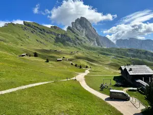 Канатка на Seceda