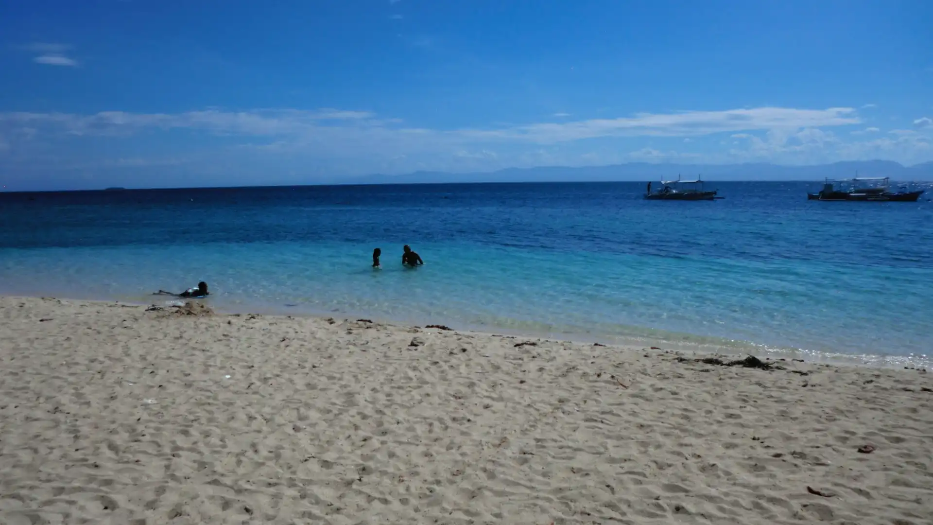 Hotels near Basdaku White Beach Moalboal - Real Location!