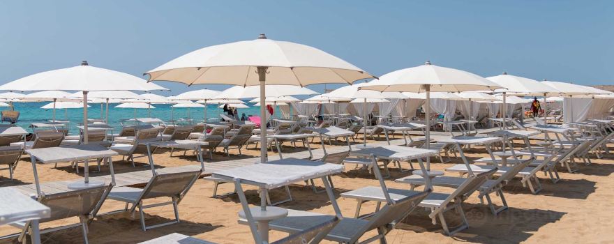 MoMà Exclusive Beach