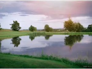 Diamond Hills Country Club & Bunker Grill