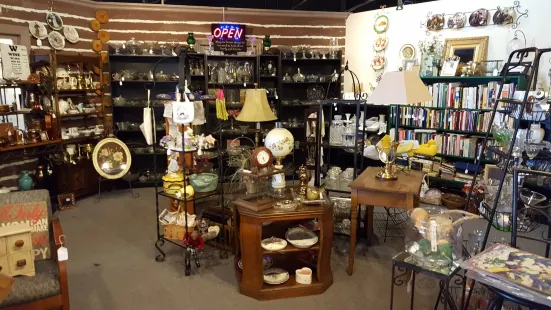 Hunterland Antique Mall