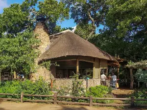 Tshokwane Trading Post & Picnic Site