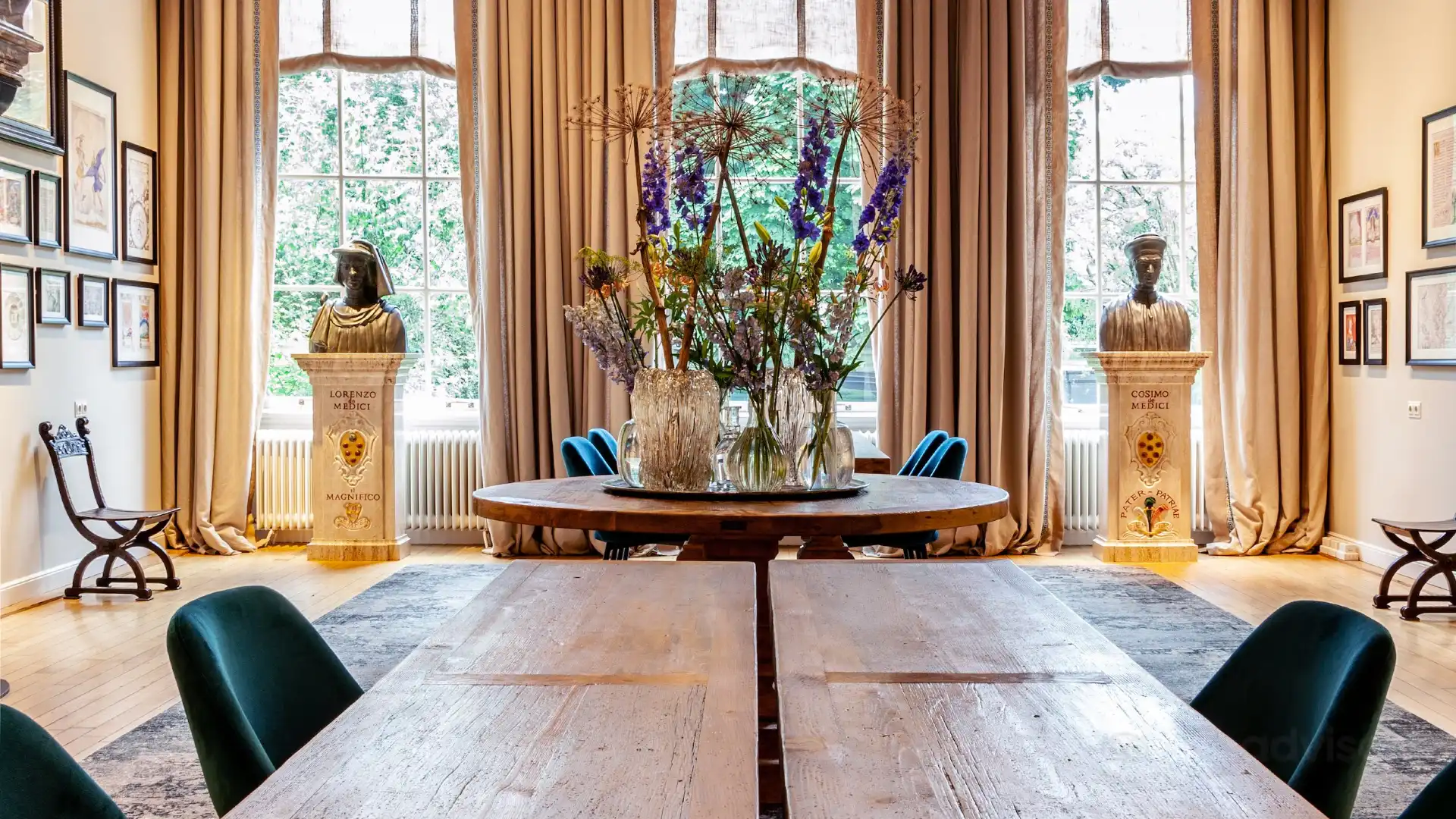 Huis met de Hoofden周辺のホテル