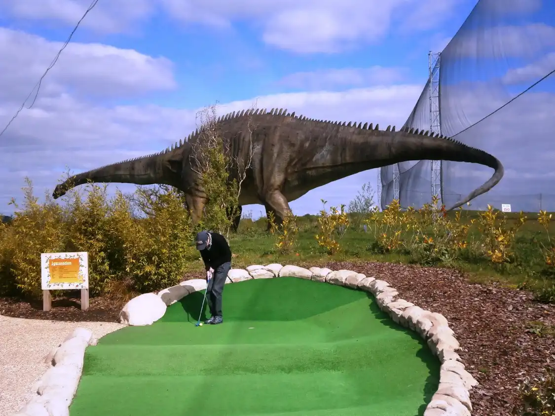 Hotels near Dinosaur Safari Adventure Golf