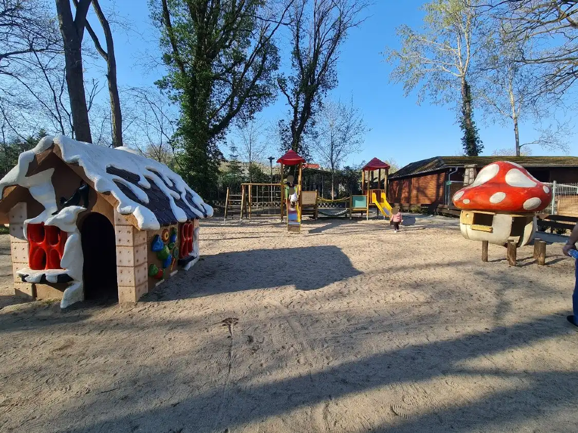 Hotels near Botanical Garden of the University of Zielona Gora